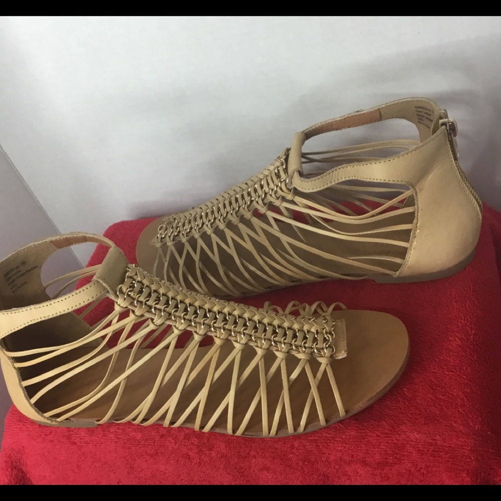 Naughty Monkey Sz 10M NEW in box Tan Zipper sandal